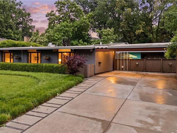 9805 Aberdeen Drive, Leawood, KS 66206
