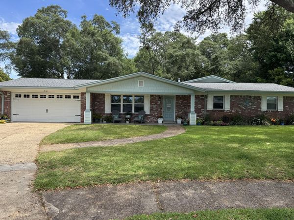 20 Forest Grove Place, Fort Walton Beach, FL 32548