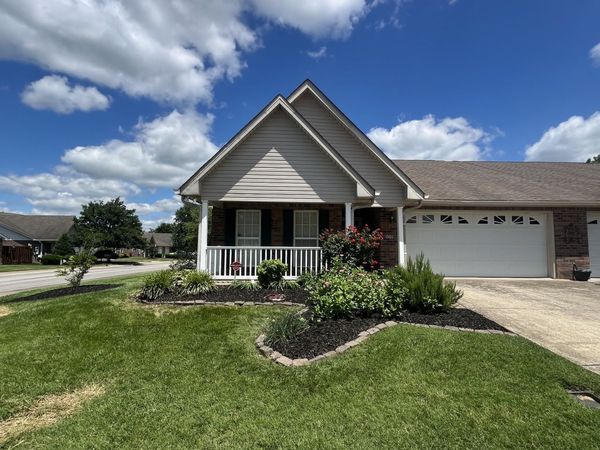 1301 Crofton Park Ct , Columbia, TN 38401
