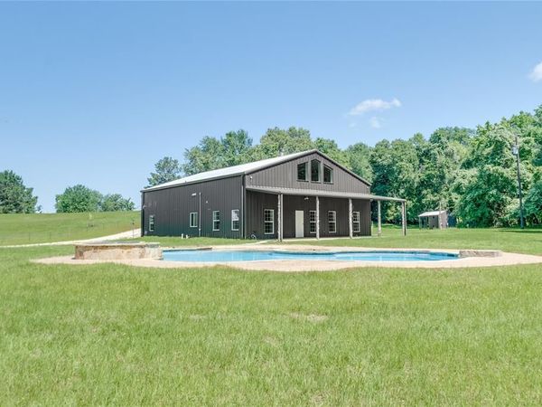 2455 An County Road 453, Palestine, TX 75803