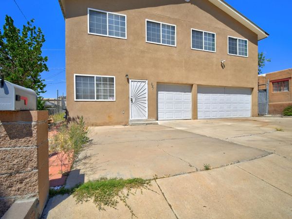 221 64th Street SW, Albuquerque, NM 87121