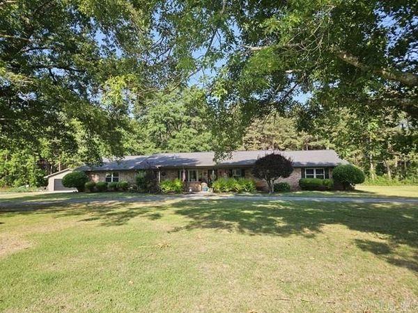 181 Young Road, Nashville, AR 71852
