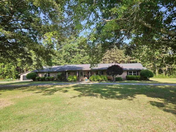181 Young Road , Nashville, AR 71852