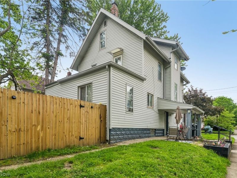 52 E Brookside Avenue , Akron, OH 44301 Photo 4