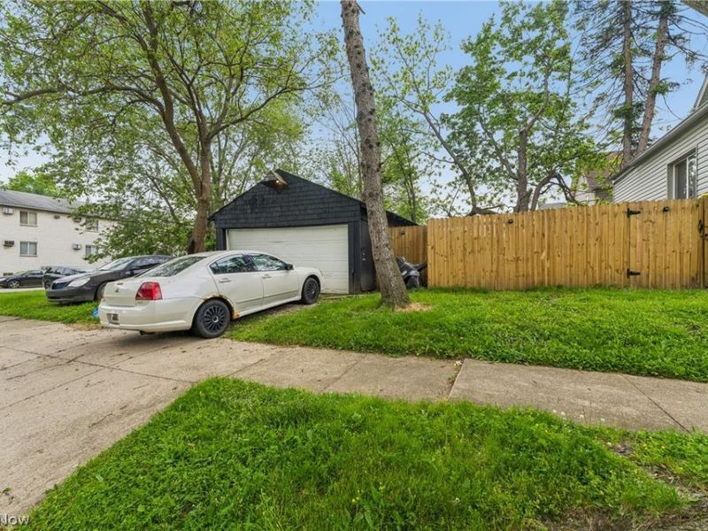 52 E Brookside Avenue , Akron, OH 44301 Photo 5
