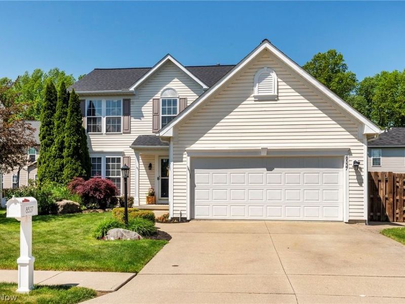 8537 Bentley Drive, Olmsted Falls, OH 44138 Photo 1