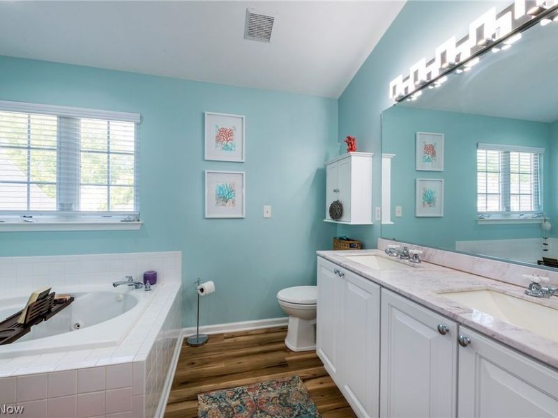 8537 Bentley Drive, Olmsted Falls, OH 44138 Photo 16