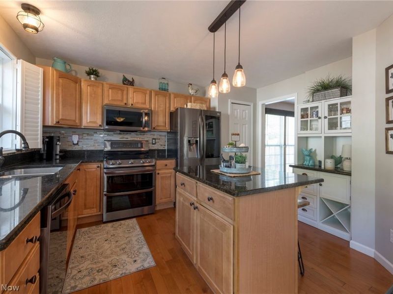 8537 Bentley Drive, Olmsted Falls, OH 44138 Photo 7