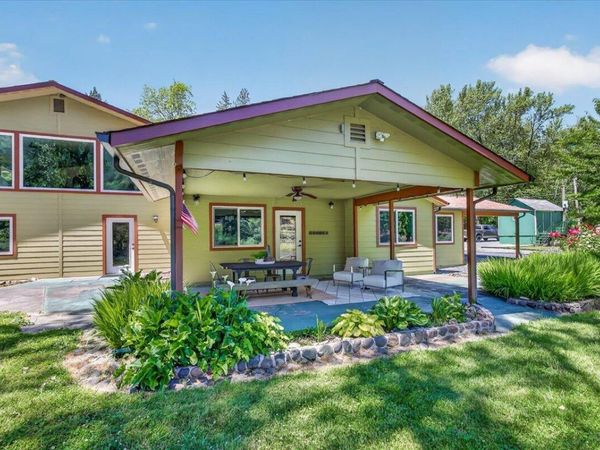 423 Fielder Lane, Grants Pass, OR 97526