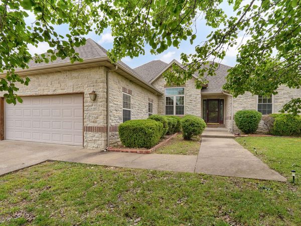 3851 W Poppy Lane, Brookline, MO 65619