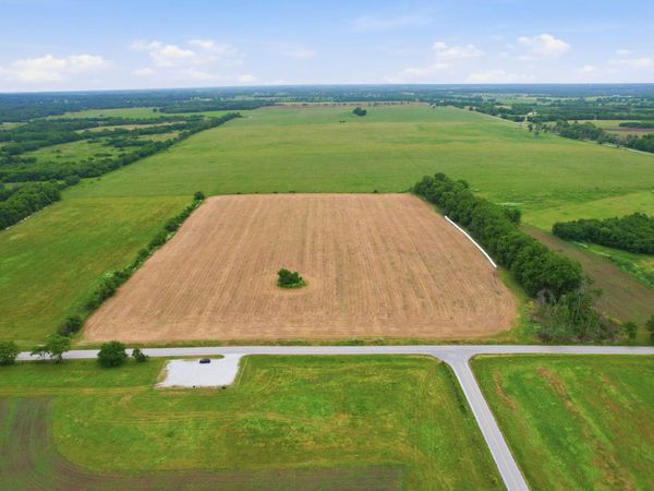 000 W Farm Rd 94, Ash Grove, MO 65604