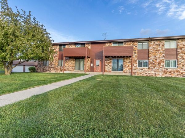 10345 W Whitnall Edge DRIVE, Unit 101, Franklin, WI 53132