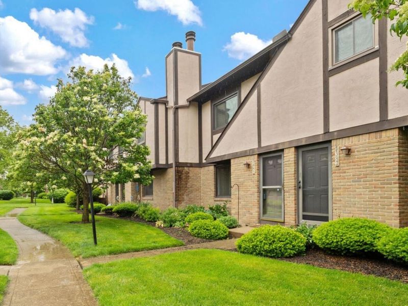 5385 Shannon Lane , Unit 85, Columbus, OH 43235 Photo 2