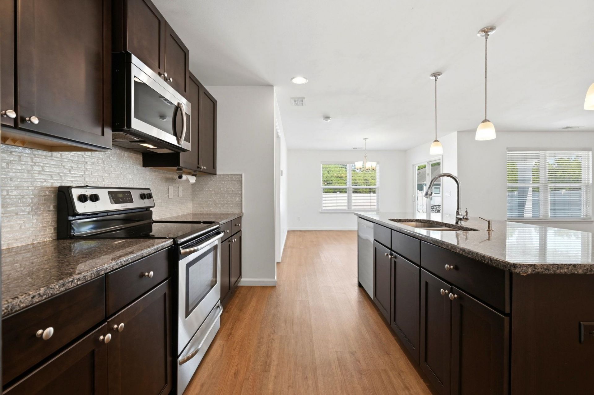 430 Quinta St. Photo 5