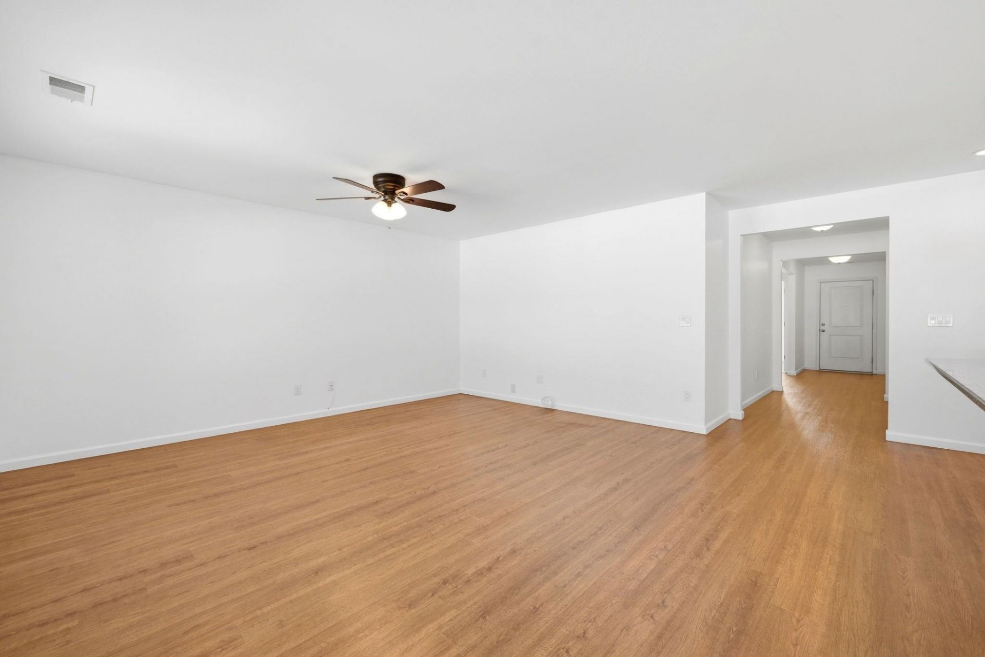 430 Quinta St. Photo 8
