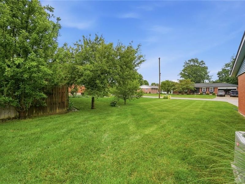 247 Plymouth Avenue, Brookville, OH 45309 Photo 32