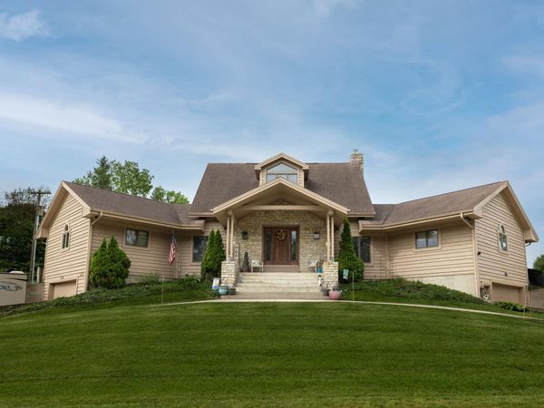 1000 Echo Lake Drive, Piqua, OH 45356