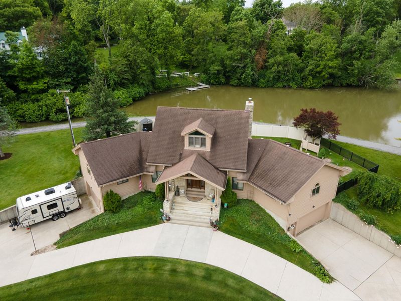1000 Echo Lake Drive, Piqua, OH 45356 Photo 2