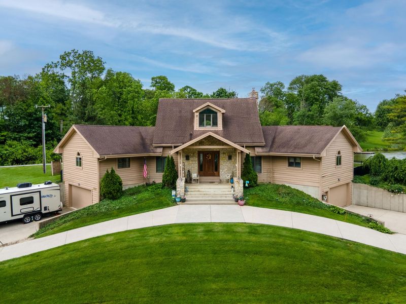 1000 Echo Lake Drive, Piqua, OH 45356 Photo 3