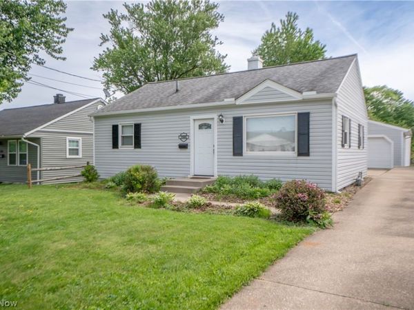 1060 Orchard Avenue NE, North Canton, OH 44720