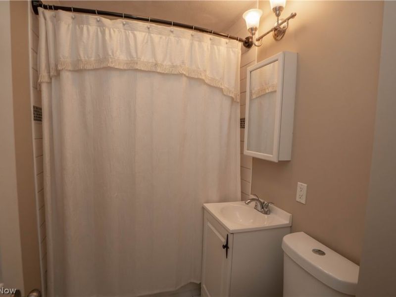 1060 Orchard Avenue NE, North Canton, OH 44720 Photo 17