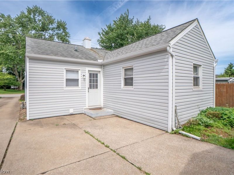 1060 Orchard Avenue NE, North Canton, OH 44720 Photo 18