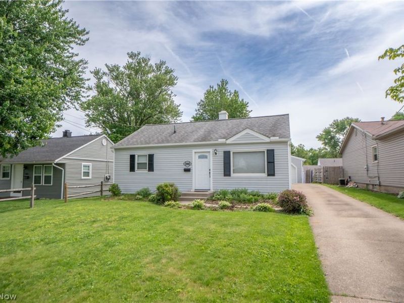 1060 Orchard Avenue NE, North Canton, OH 44720 Photo 22