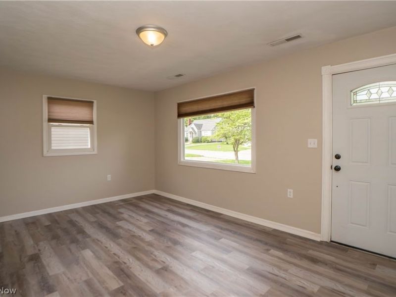 1060 Orchard Avenue NE, North Canton, OH 44720 Photo 4
