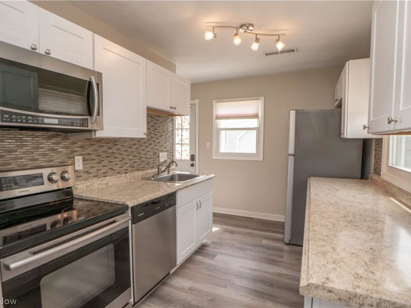 1060 Orchard Avenue NE, North Canton, OH 44720 Photo 6