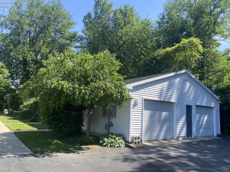 124 Tiffin Avenue, Huron, OH 44839 Photo 18