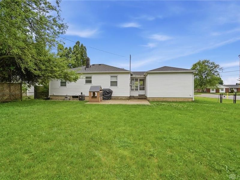 607 W Lake Avenue, New Carlisle, OH 45344 Photo 43