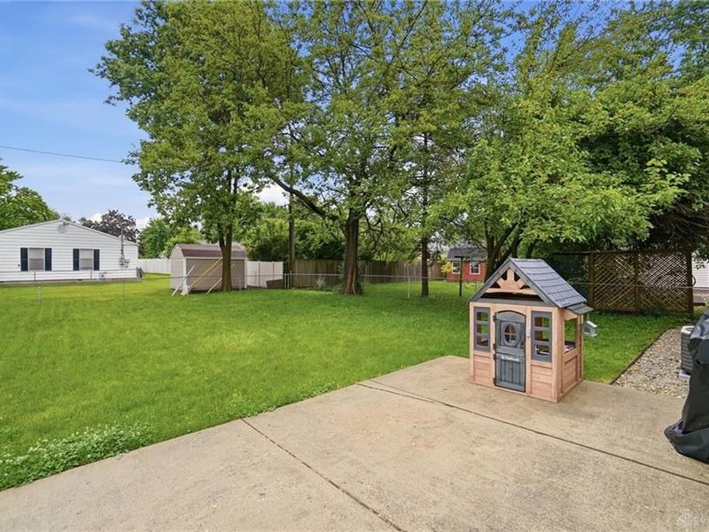 607 W Lake Avenue, New Carlisle, OH 45344 Photo 47