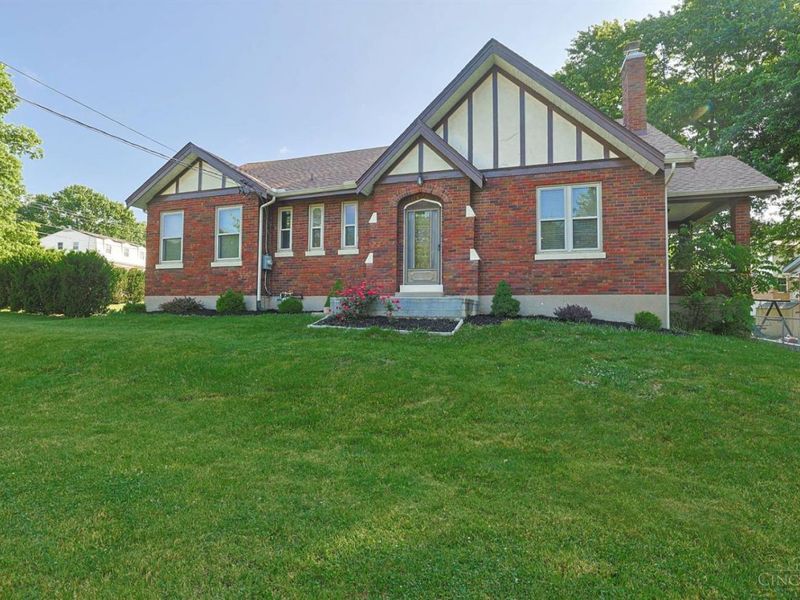 3247 Autumn Lane, Green Township, OH 45239 Photo 2