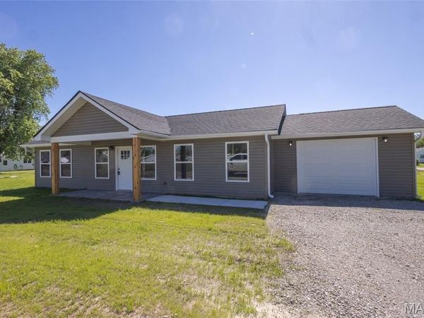 601 S Oak Street , Vandalia, MO 63382