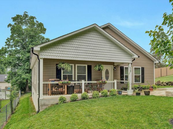 1718 Dundee AVE SE, Roanoke, VA 24014
