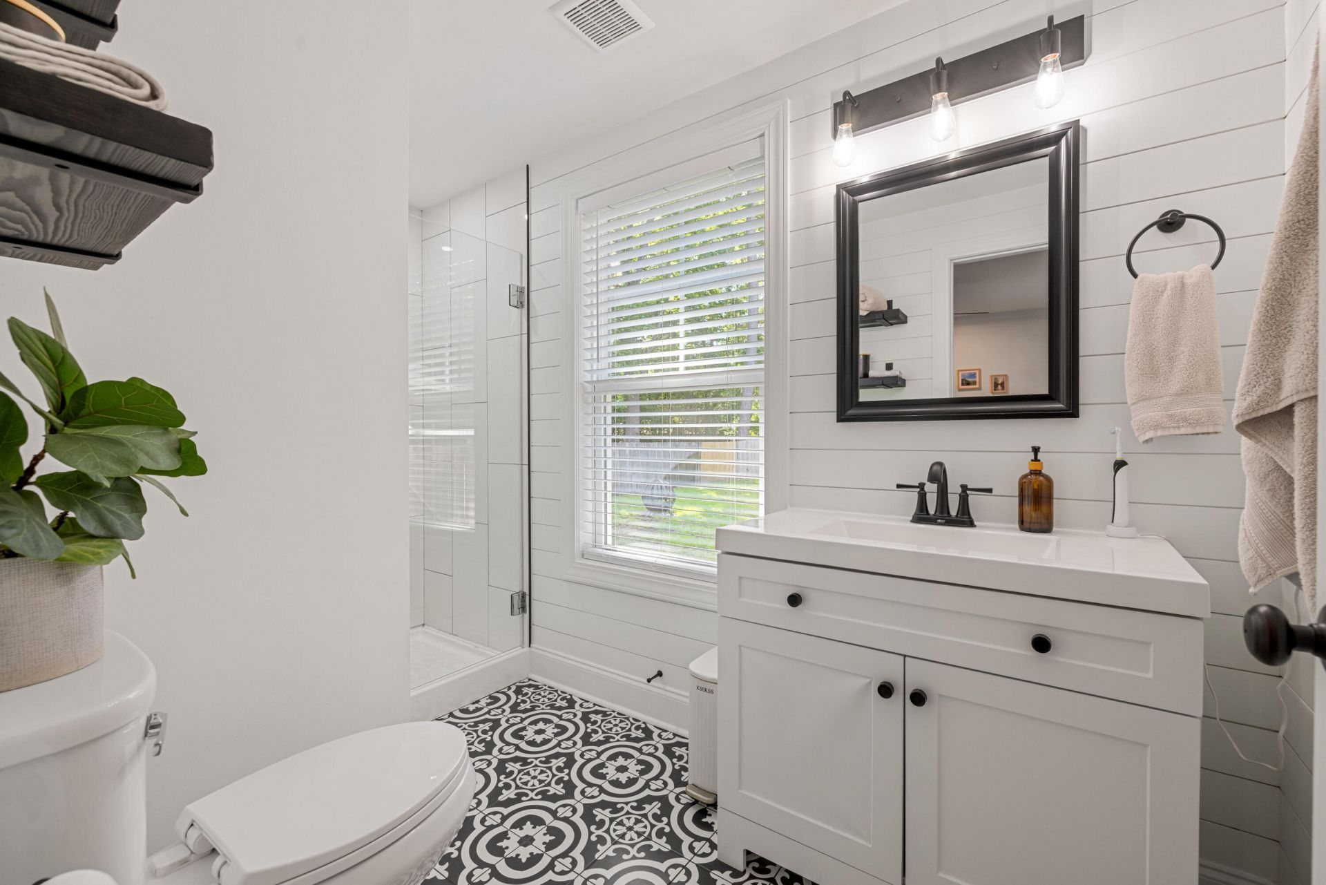 1543 Joan Street Photo 11