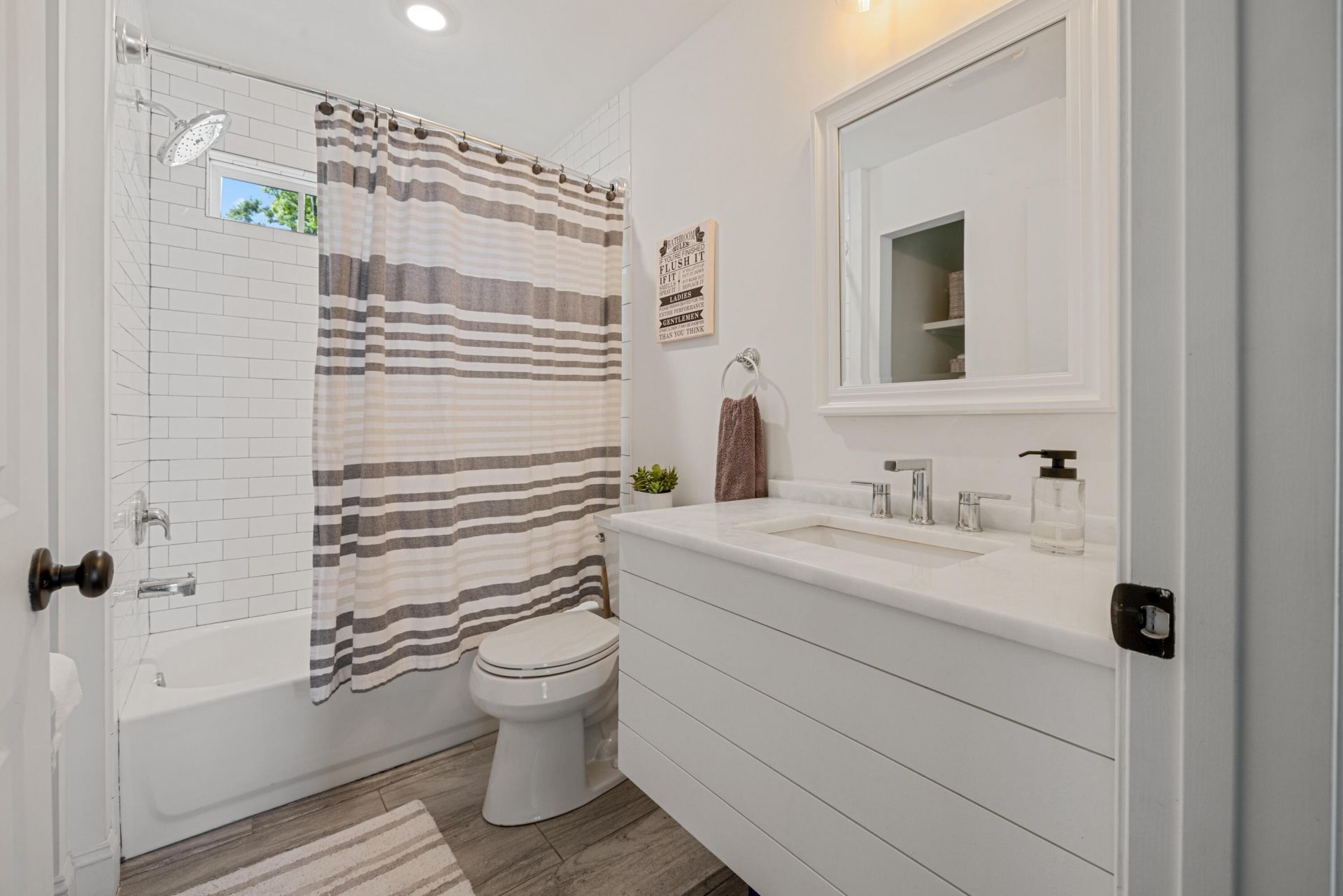 1543 Joan Street Photo 14