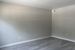 519 Parkdale Drive photo 4