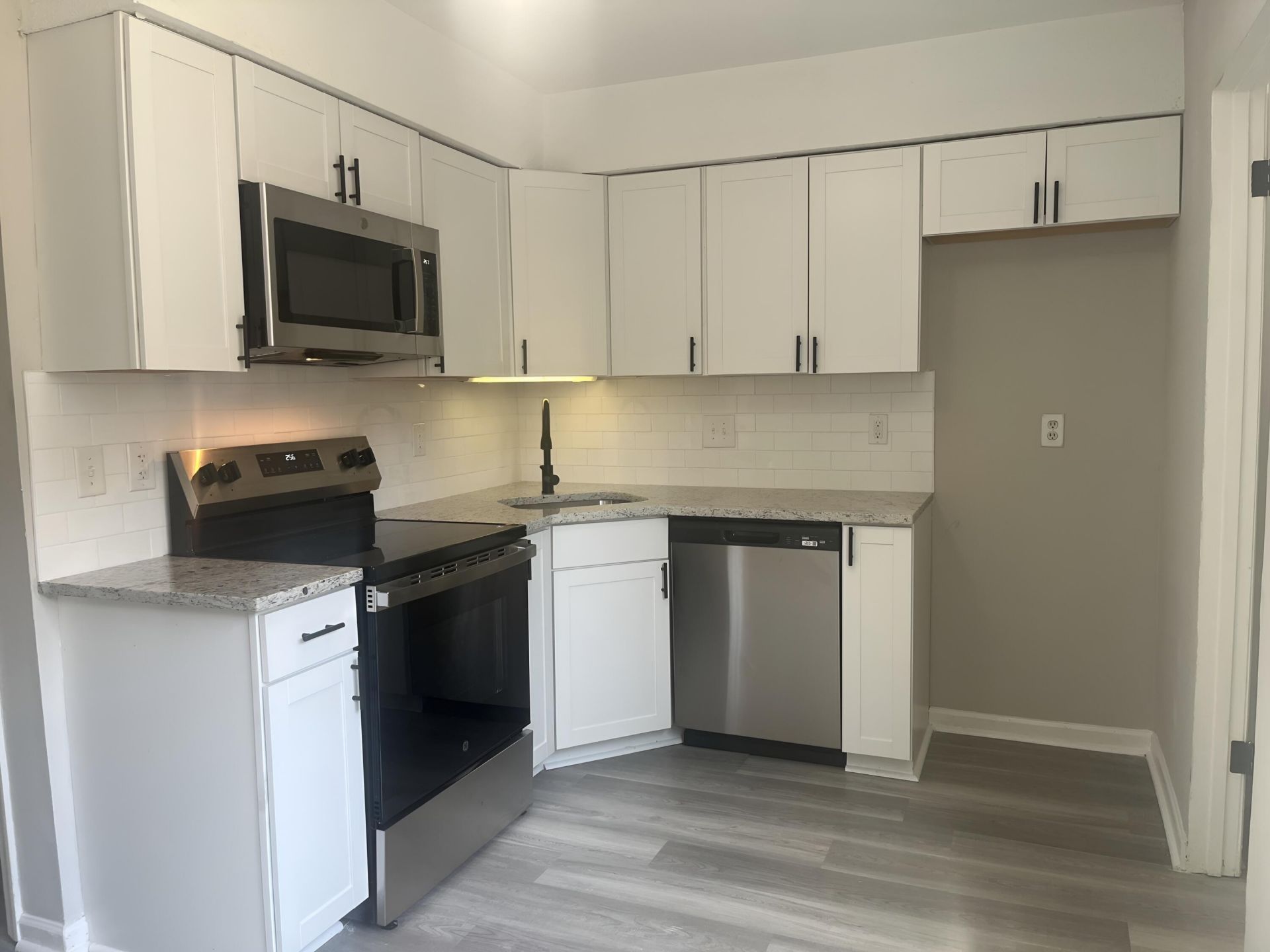 519 Parkdale Drive Photo 5
