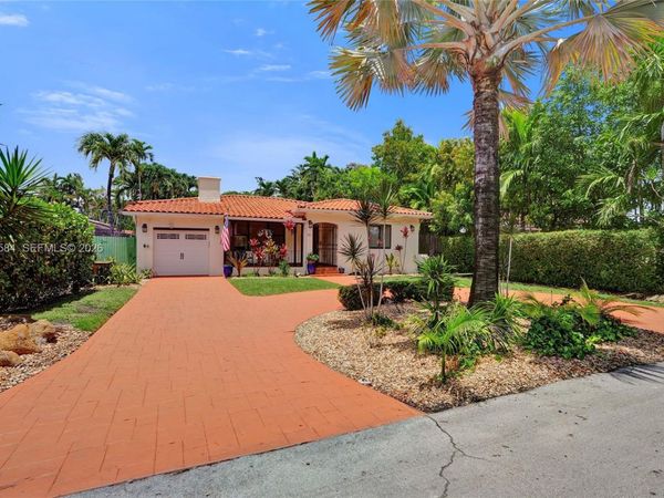 811 NE 73rd St , Miami, FL 33138