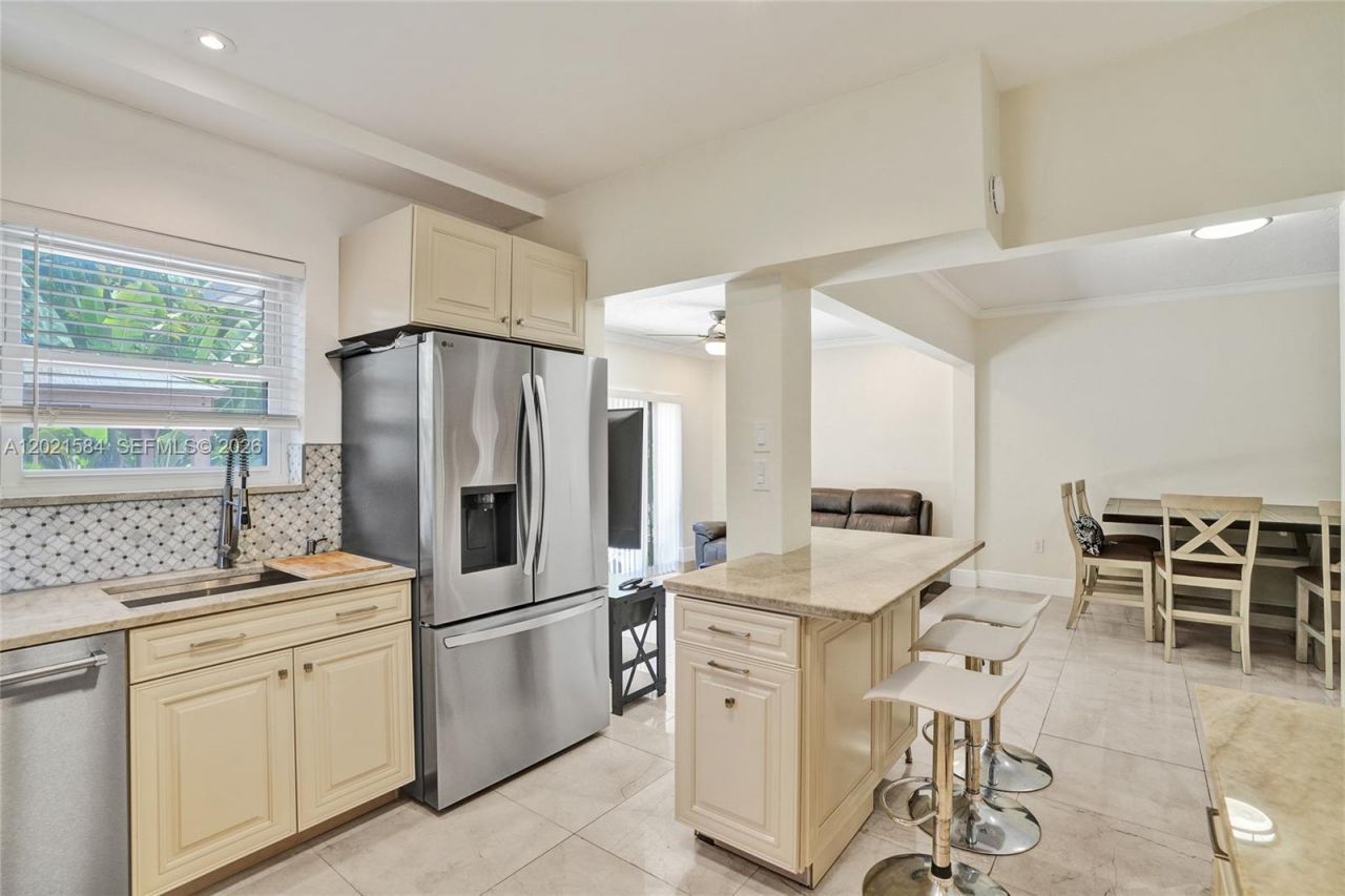 811 NE 73rd St , Miami, FL 33138 Photo