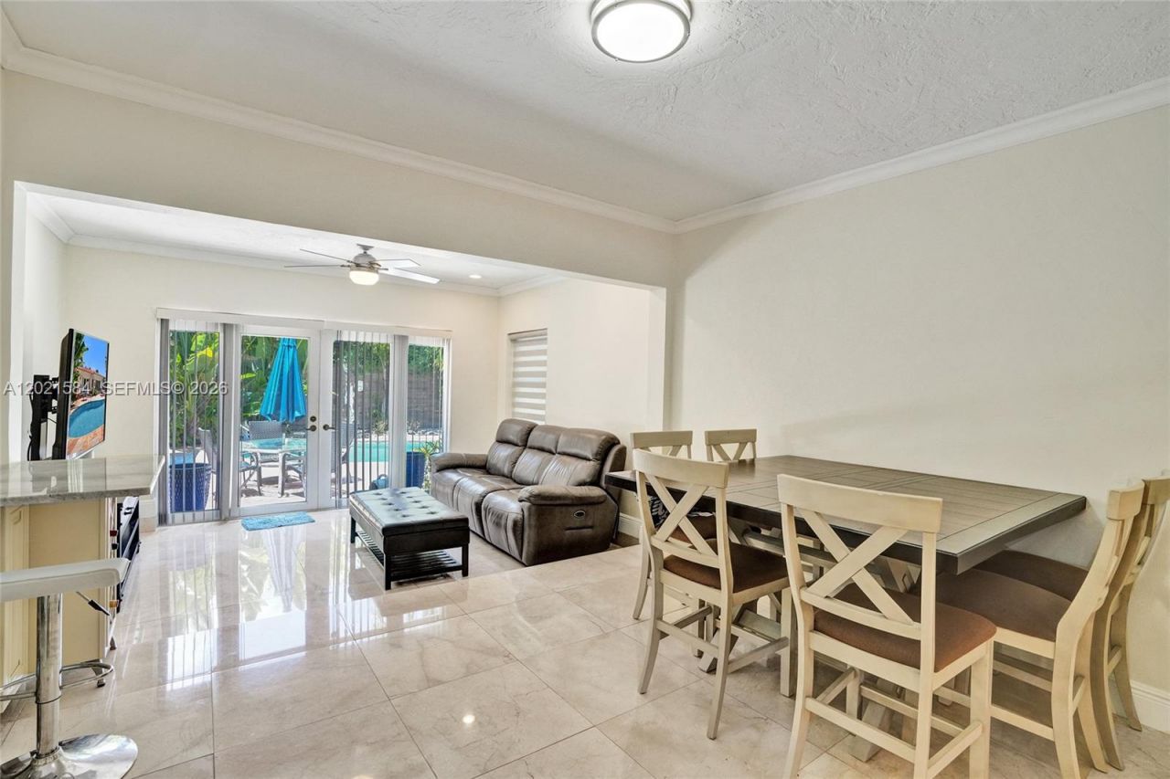 811 NE 73rd St , Miami, FL 33138 Photo