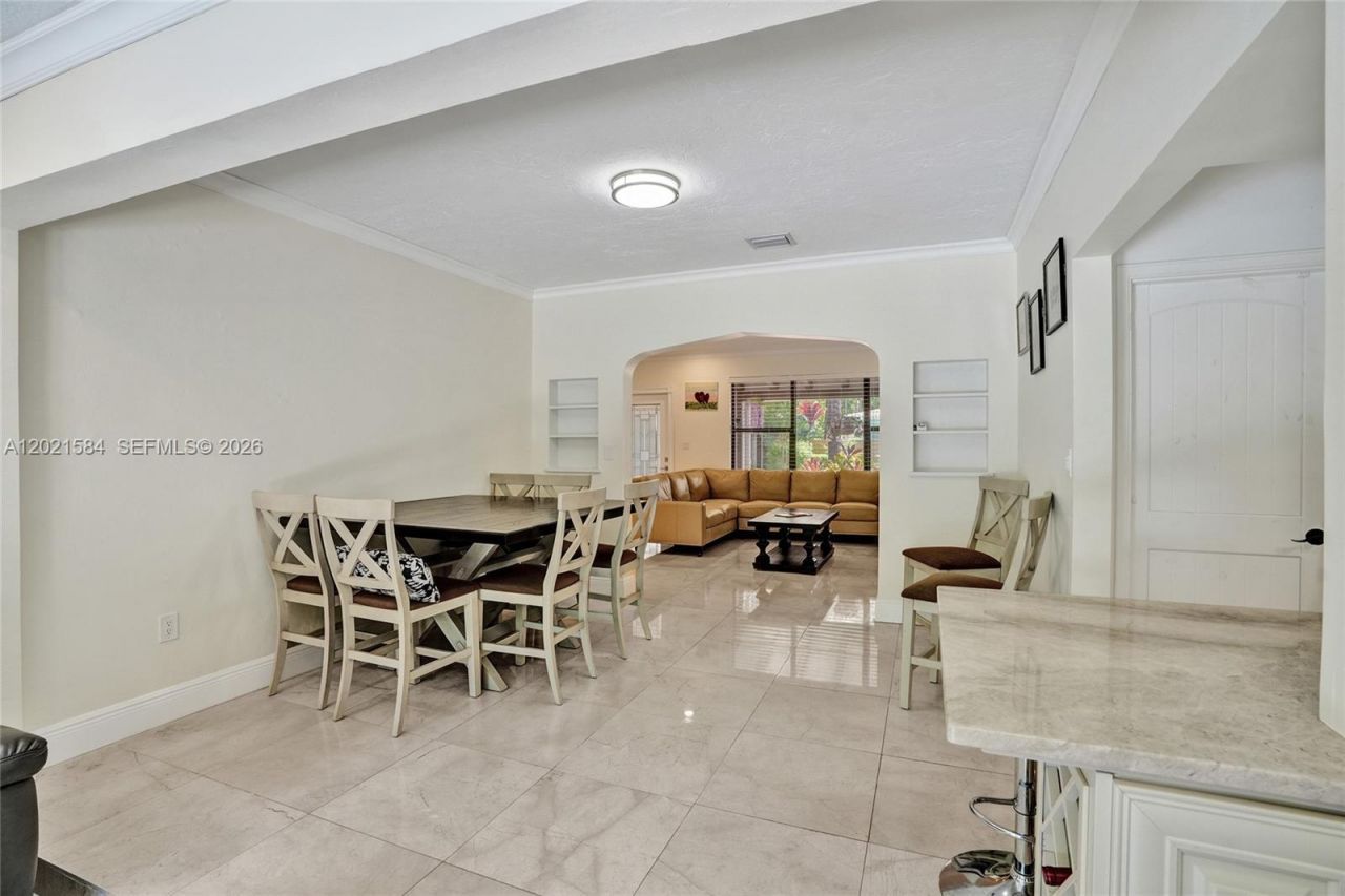 811 NE 73rd St , Miami, FL 33138 Photo
