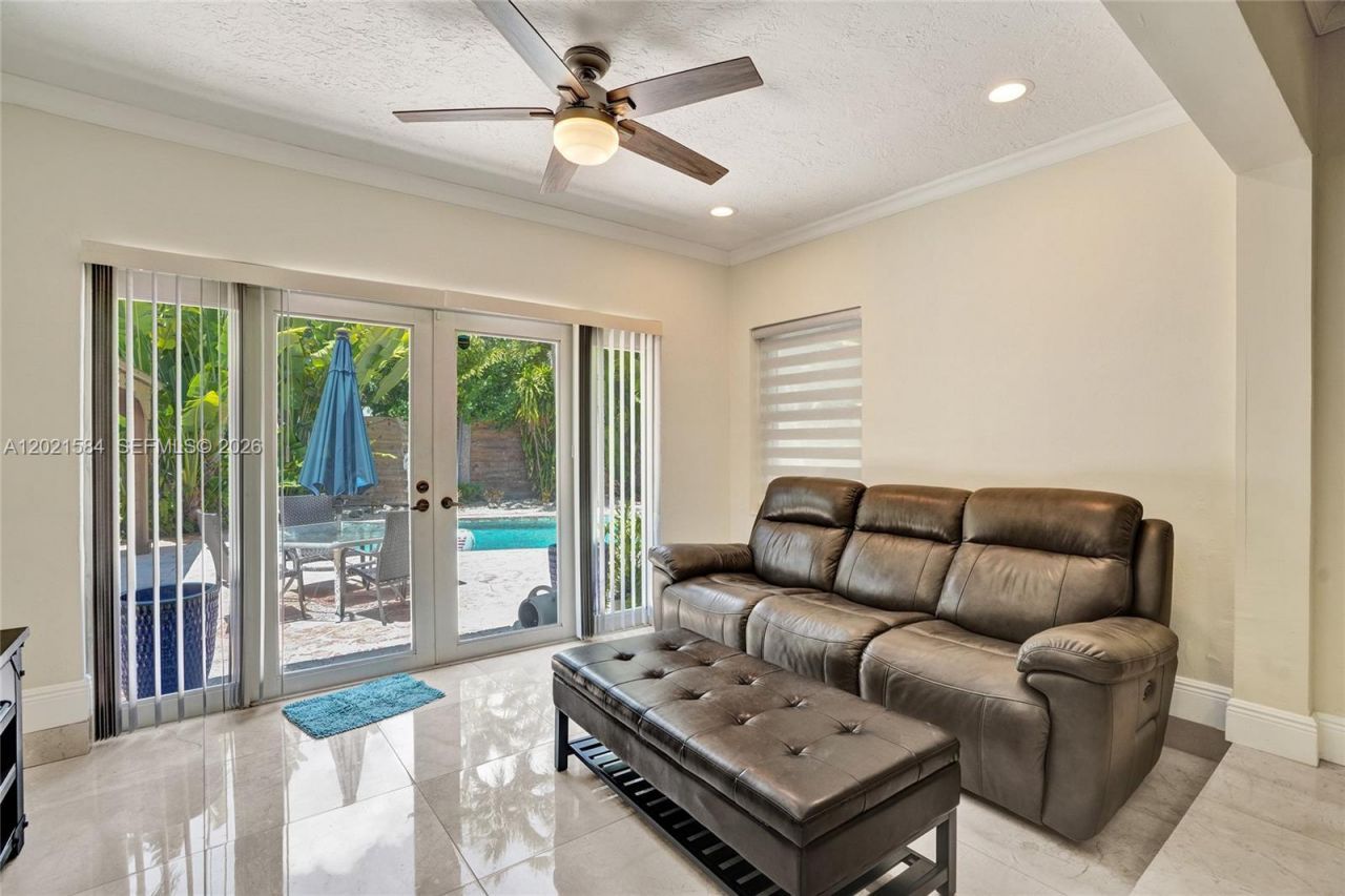 811 NE 73rd St , Miami, FL 33138 Photo