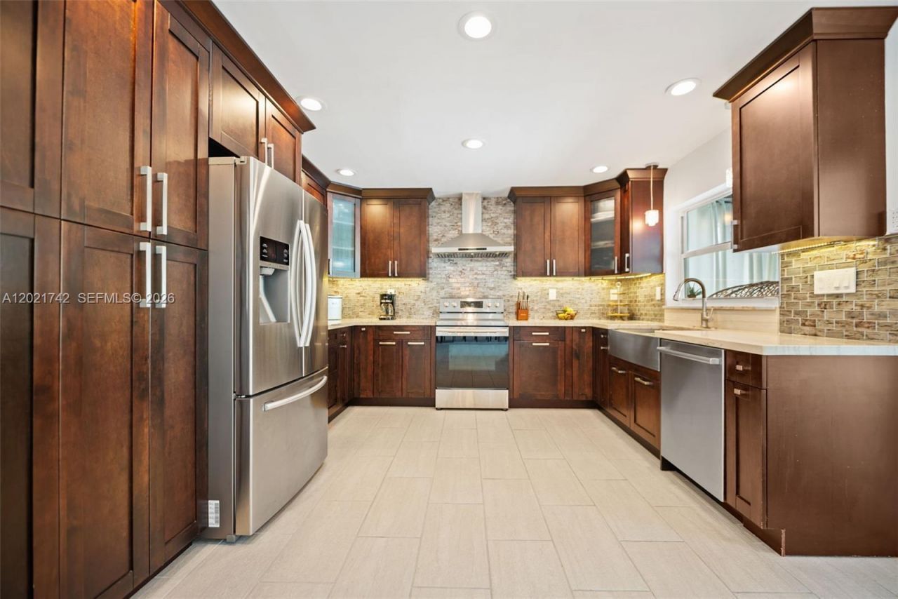 1183 Robin Ave , Miami Springs, FL 33166 Photo