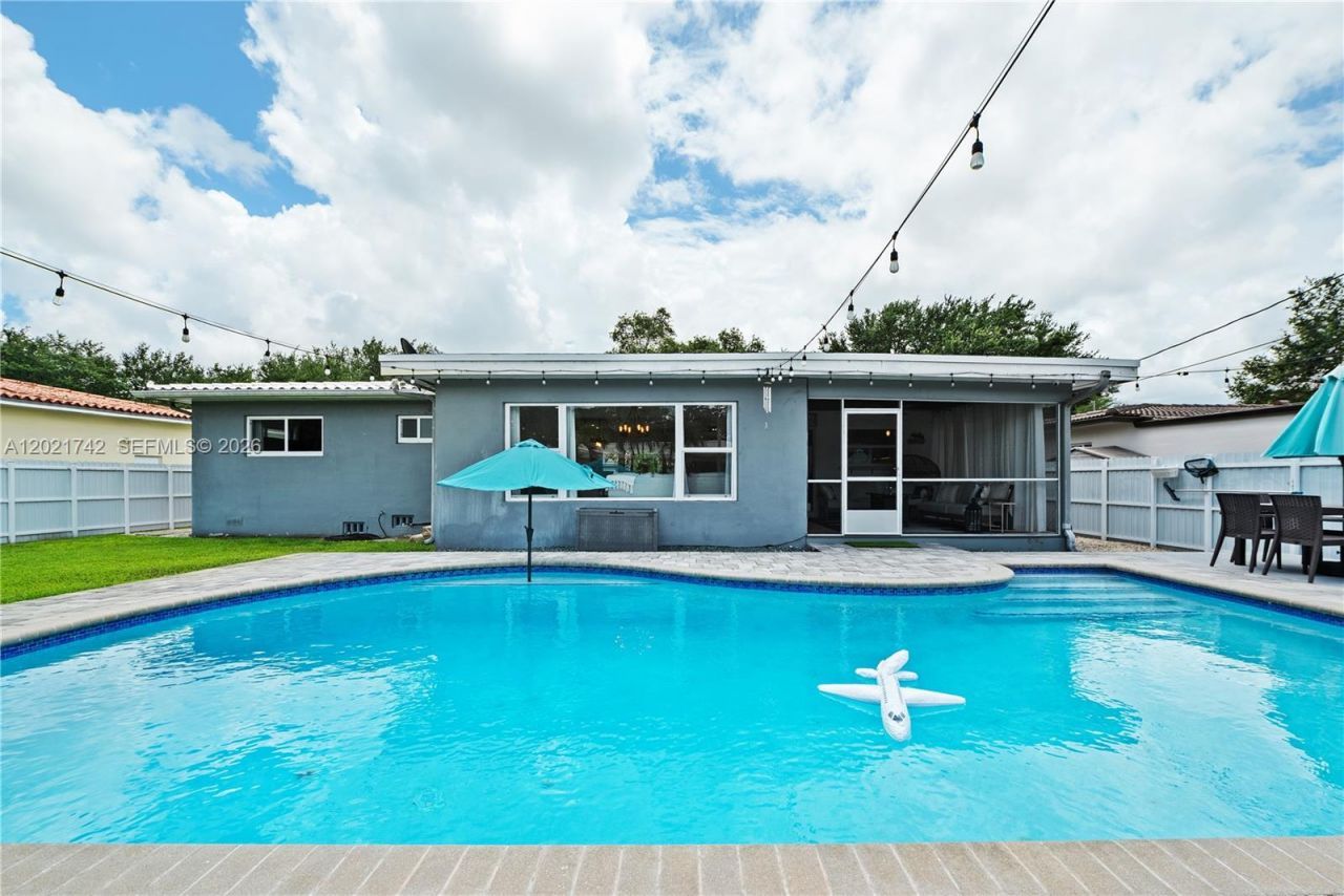 1183 Robin Ave , Miami Springs, FL 33166 Photo
