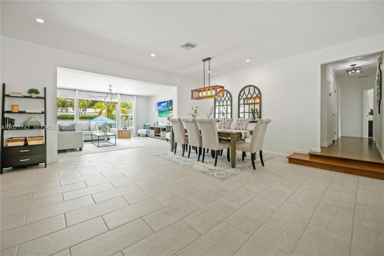 1183 Robin Ave , Miami Springs, FL 33166 Photo