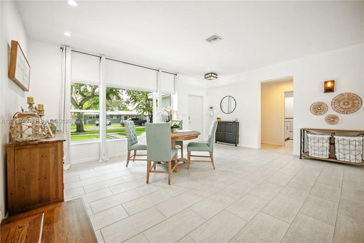 1183 Robin Ave , Miami Springs, FL 33166 Photo