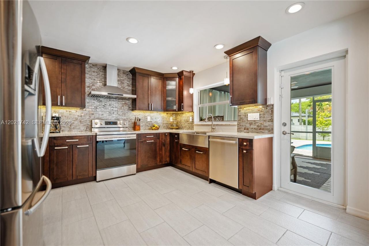 1183 Robin Ave , Miami Springs, FL 33166 Photo