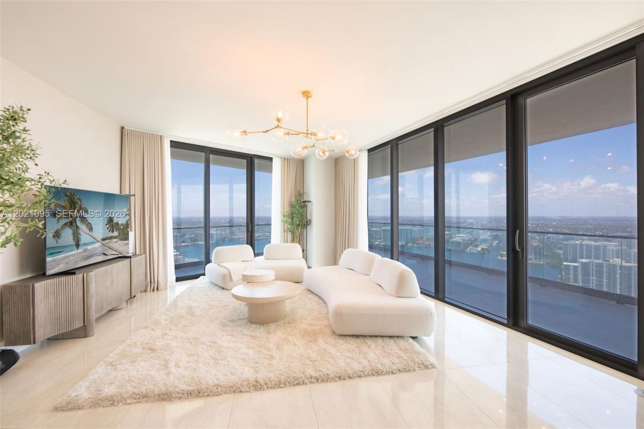 18975 Collins Ave , Unit 5205, Sunny Isles Beach, FL 33160 Photo